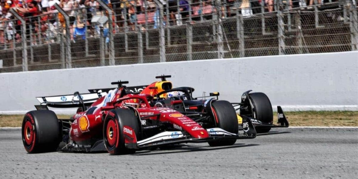 Il momento del contatto tra Leclerc e Verstappen nel finale