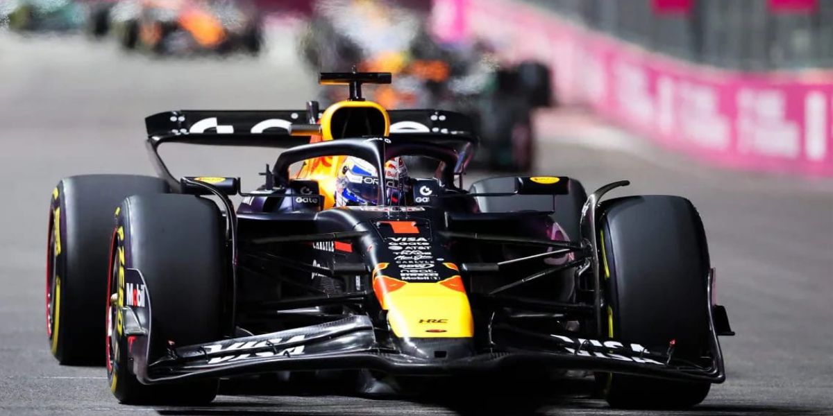 Verstappen mentre guida il GP di Las Vegas